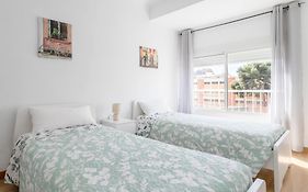 Encantador Apartamento De 3 Habitaciones Con Balcon